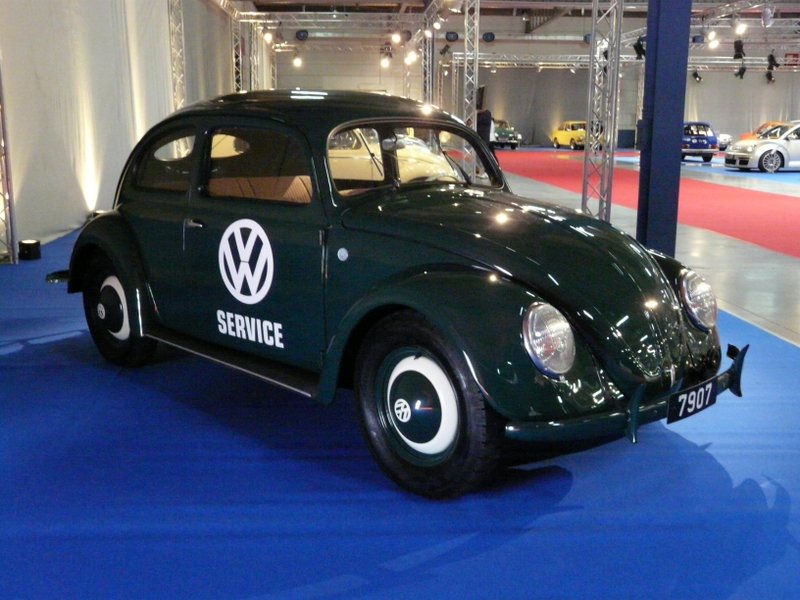 Ausstellung am 04.10.08 von Volkswagen, 60 Jahre VW in Luxemburg , der hier abgebildete Kfer war einer von den ersten 16 Kfer, die im September 1948, an Luxemburg ausgeliefert wurden.