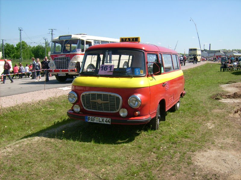 Barkas B1000 Bus als Taxi beim Oldtimertreffen in Werdau