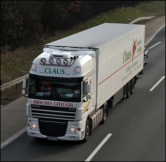 CLAUS FRISCHES GEFLGEL: DAF XF105.460  SuperSpaceCab  von CLAUS Frisches Geflgel aus Westerstede/Niedersachsen ist durch das Sauerland unterwegs. Claus Geflgel ist ein Familienunternehmen und beliefert Industrie und Grohndler. Leider sind die Fahrzeuge nicht oft im Sauerland anzutreffen...