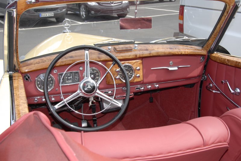 Cockpit eines MB W128 Cabriolet