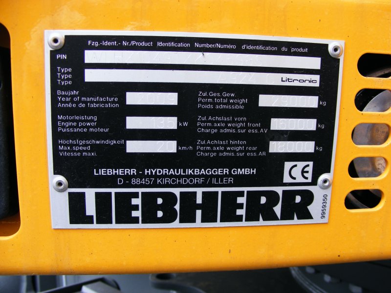 Das Fabrikschild eines Liebherr-Hydraulikbaggers auf dem Gelnde des Bergwerks Auguste Victoria 3/7 in Marl beim Tag der offenen Tr am 9. Mai 2009. 
