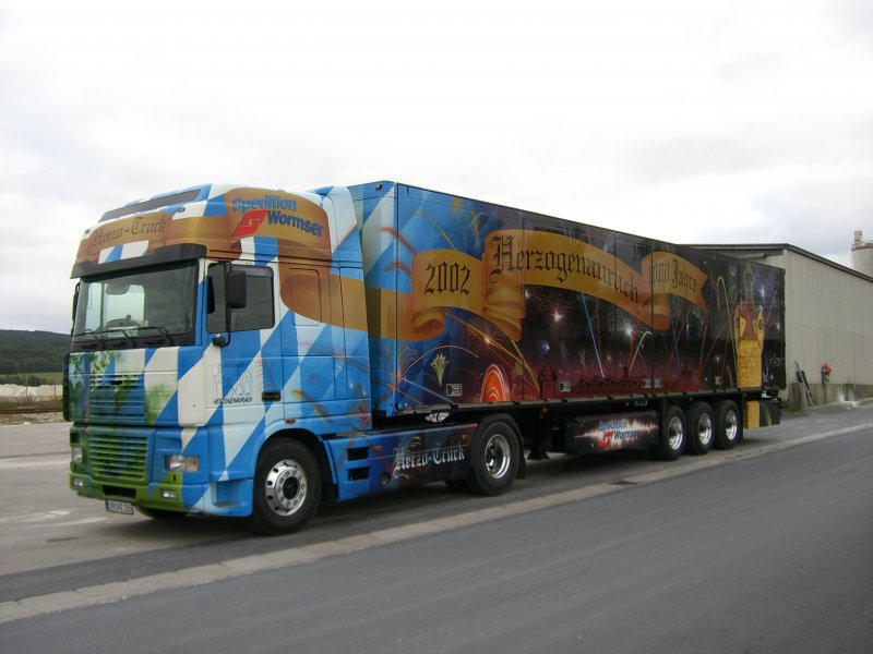 Der Herzo-Truck der Spedition Wormser bei der Firma Gebr. Dorfner. (09.09.2007)