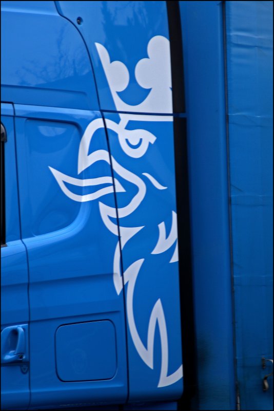 Der schwedische Greif darf auch nicht fehlen;-) 
