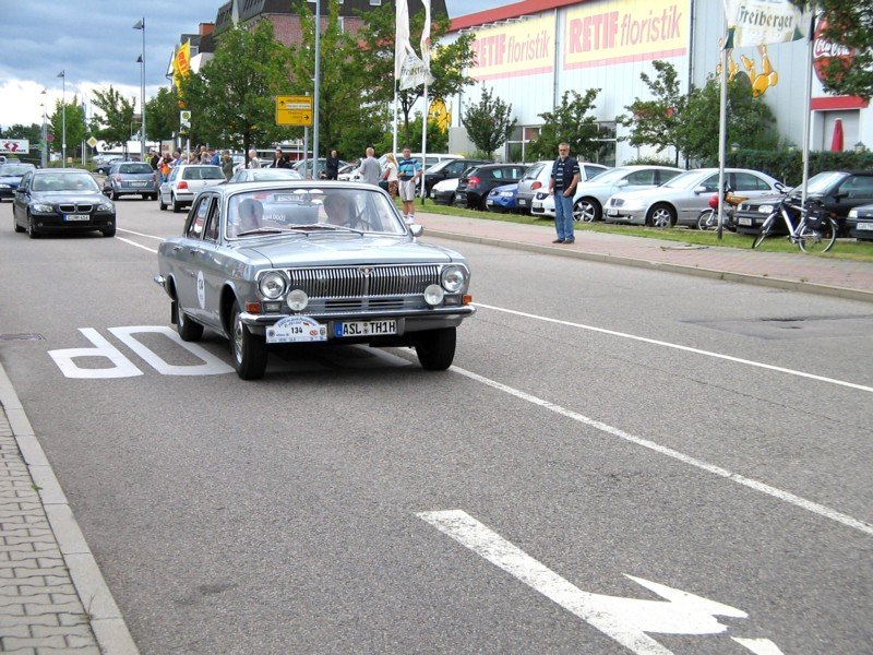 Der Wolga GAS24 war wahrscheinlich das einzige russische Auto welches bei der 2000km durch Deutschland dabei war, Chemnitz 24.07.07