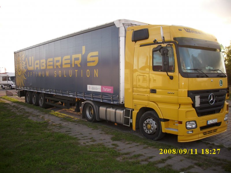Die Spedition  WABERER`S mit dem ungarischen Mercedes-LKW am 11.09.2008 im Industriegelnde von Bergen/Rgen.