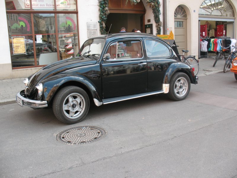 Dies ist ein VW Kfer den ich auf der Mercedes Benz Sternfahrt 2007 am 28.04.07 auf dem Marktplatz in Lutherstadt Wittenberg.