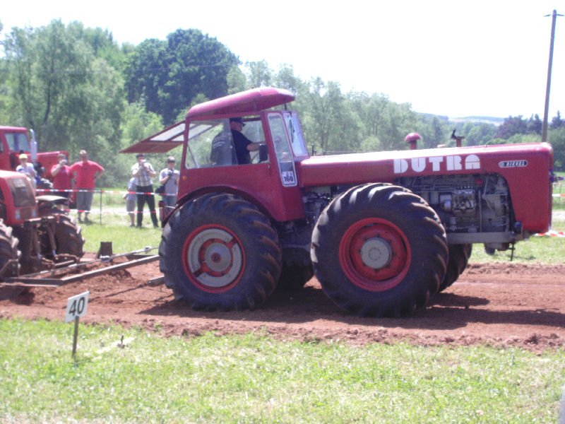 dieser DUTRA D4K nahm ebenfalls beim Traktorpulling teil.