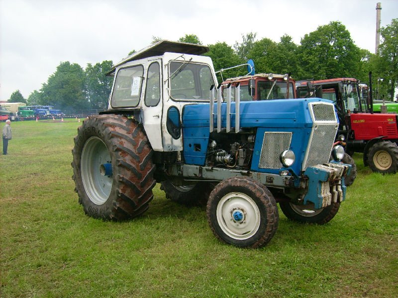 Dieser ZT300 wurde extra fr das Traktorpulling umgebaut