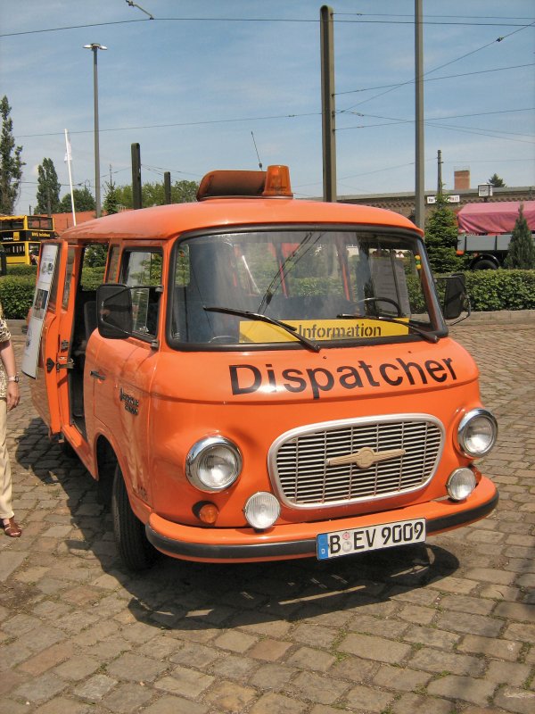 Dispatcher-Barkas der BVB, hier in Niederschnhausen im mai 2007