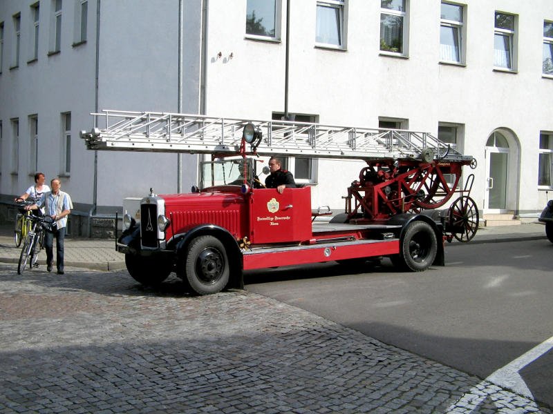 Drehleiter Magirus M 27 L beim Feuerwehrumzug in Wurzen am 22.09.07
