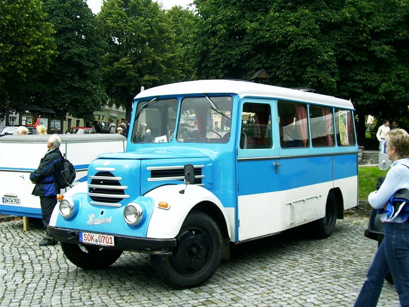 Ein Garant Bus in Jhstadt 2006.