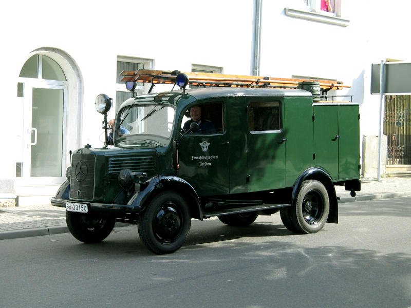 Ein historisches Feuerschutzpolizeifahrzeug aus Dresden in Wurzen am 22.09.07