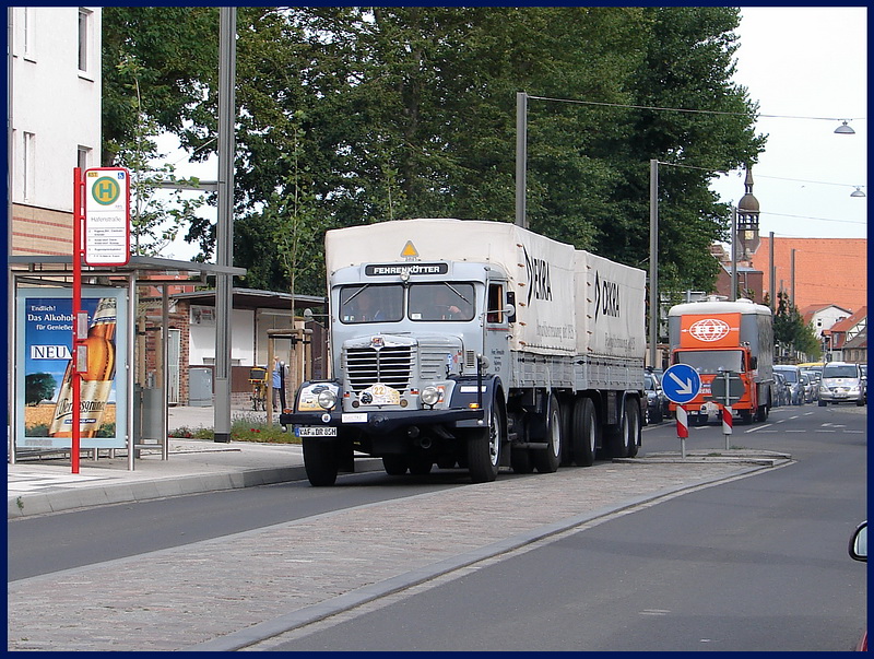 
Ein LKW Bssing 8000 S. Gesichtet am 03.09.08 in Stralsund am Frankendamm. 