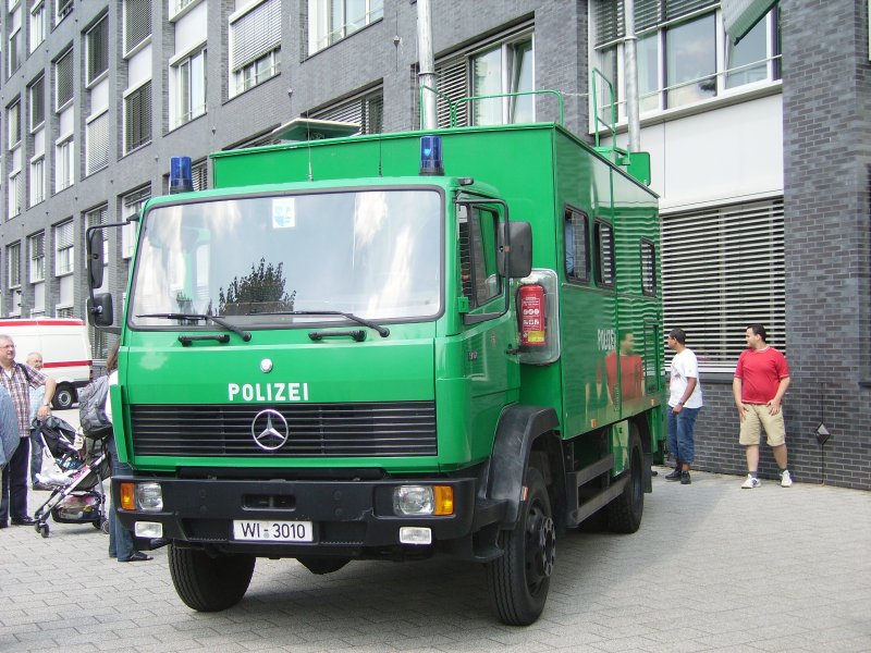 Ein Mercedes Benz Lkw Der Polizei In Frankfurt Am Main Am 28 05 11 Fahrzeugbilder De