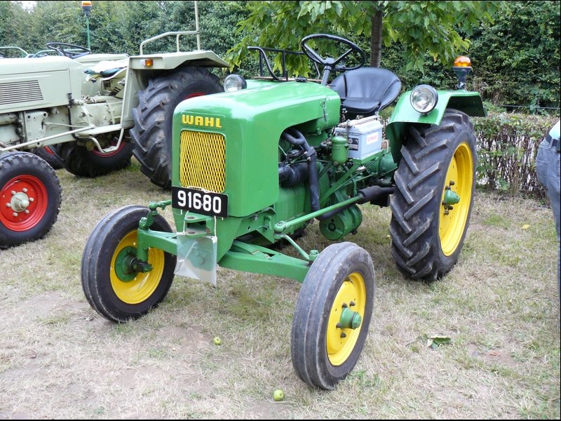 Ein rarer Oldtimer, Wahl Traktor, BJ 1953, 1250 ccm, fotografiert am 10.08.08 beim Oldtimer treffen in Keispelt.  
