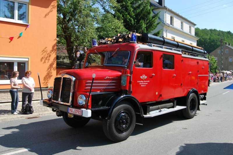 Ein weiteres Fahrzeug der FFW Oberlichtenau war dieser S4000, Burkhardtsdorf 24.05.09