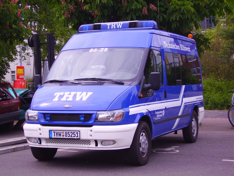 Fahrzeug 86/25 des THW in Elmshorn.