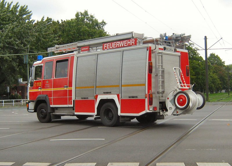 Feuerwehrfahrzeug in Berlin-Wedding, am 7.9.2008