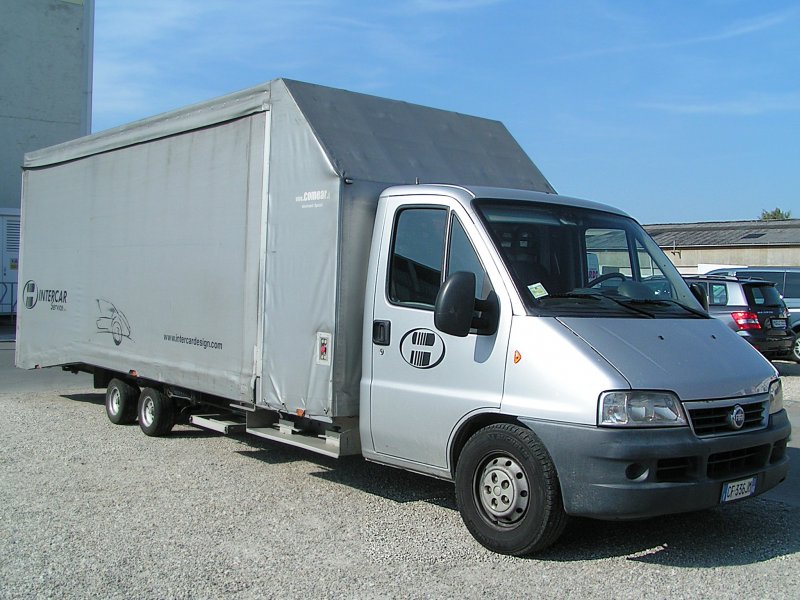 FIAT-Transporter aus Italien steht am Messeglnde in Ried i.I.;090927