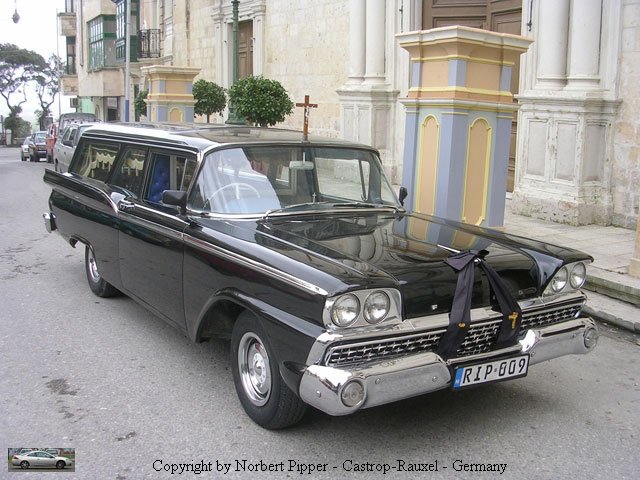 Ford Ranch Wagon 1959 als Betsattungswagen auf Malta 2006