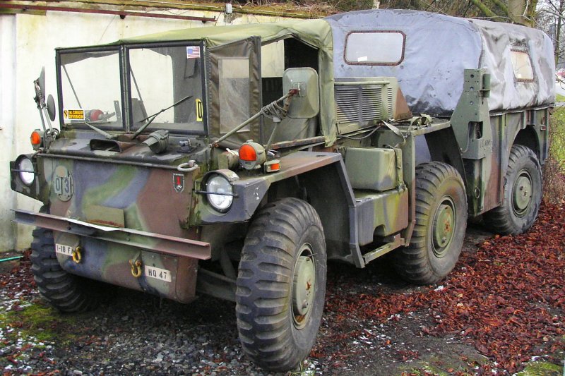 Gama Goat Jeep mit Anhnger. Die allradgetriebenen Fahrzeuge (6x6) wurden in den End-60-er bis Anfang 70-er fr die U.S. Army gefertigt.
