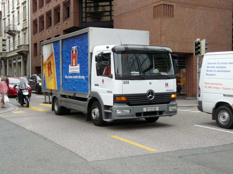 Getrnketransporter Mercedes ADECO TI 226078 unterwegs in der Stadt Lugano am 13.05.2009