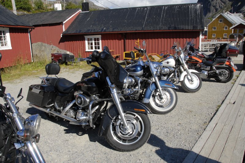 Harleys in Nufjord, Norwegen im Juli 2007