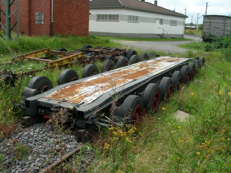 in Da-Kranichstein werden nicht nur Eisenbahnen gesammelt auch Eisenbahntransportanhnger der verschiedensten Arten - Wagons auf der Strae