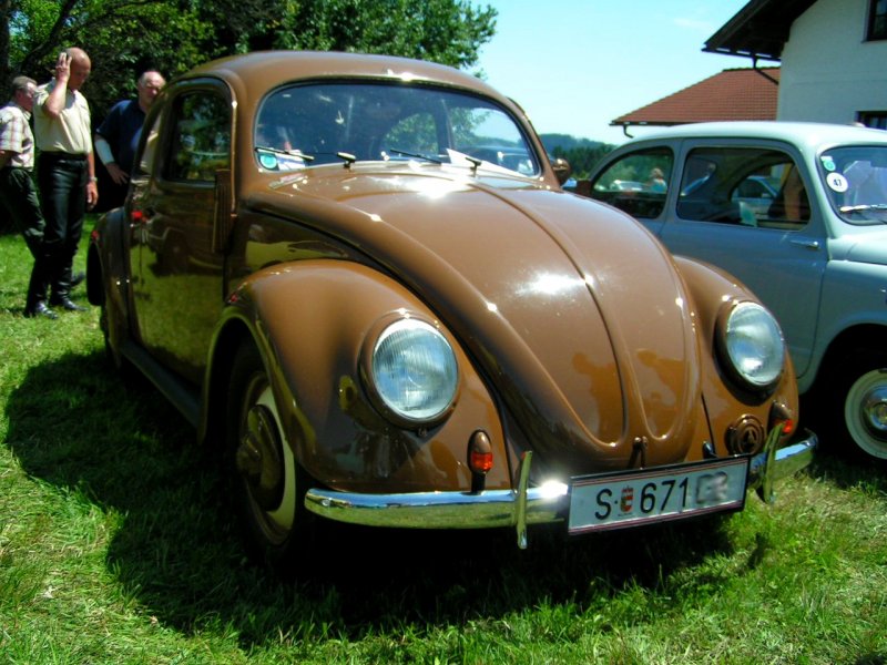 KdF-Wagen (VW Typ 82E);Bj1944; 24,5PS mit dem  Brezelfenster  ist der eigentliche Vorlufer des erfolgreichen VW-Kfer´s; Neukirchen/Vckla 080706