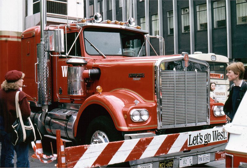 Kenworth Truck. Zur Schau gestellt in der Hagener Innenstadt.
Aufn.1986 
