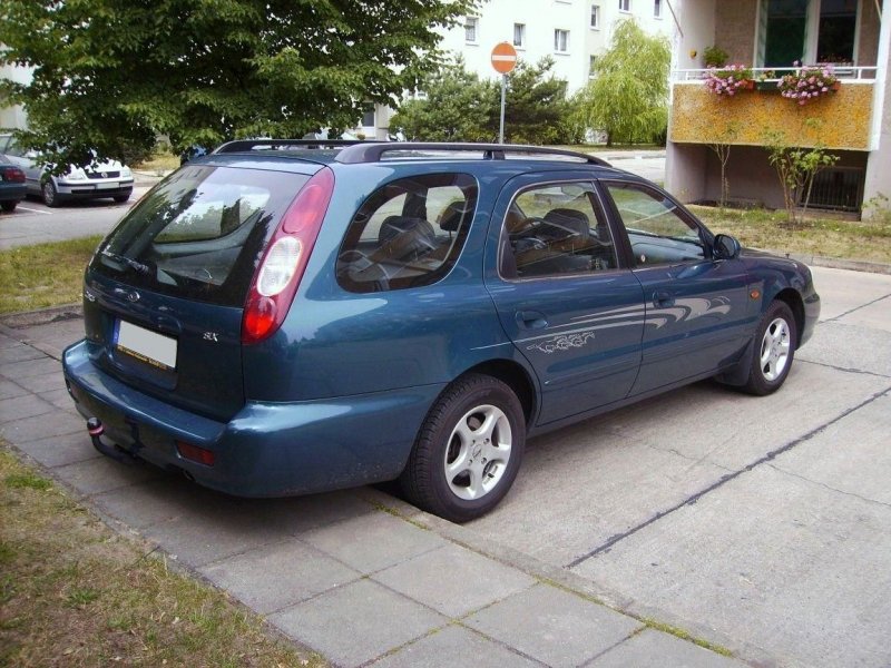 Kia Clarus SLX 1,8 Kombi Baujahr 2001 - heck