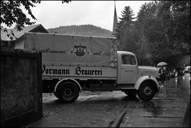 Knnte aus den 1950er Jahren sein.... Mercedes von Vormann Brauerei. (05.10.2008)