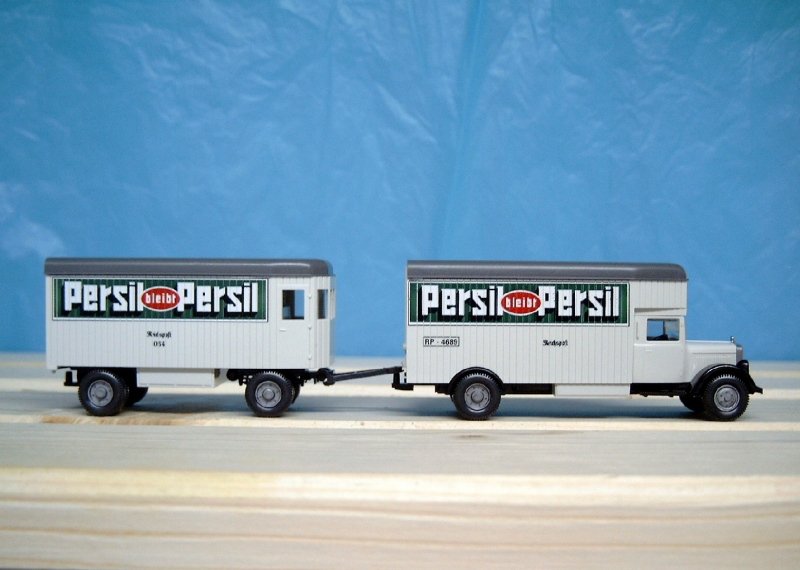 Lastkraftwagen  Mercedes-Benz L 2500  der Reichspost mit  PERSIL-Werbung ; [Wiking _____]