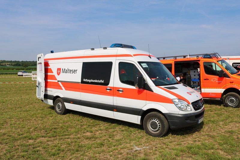 Malteser Rettungshundestaffel Mercedes Benz Sprinter Am 26 05 19 Beim Jubilaumsfest Der Feuerwehr Mainz Bretzenheim Fahrzeugbilder De