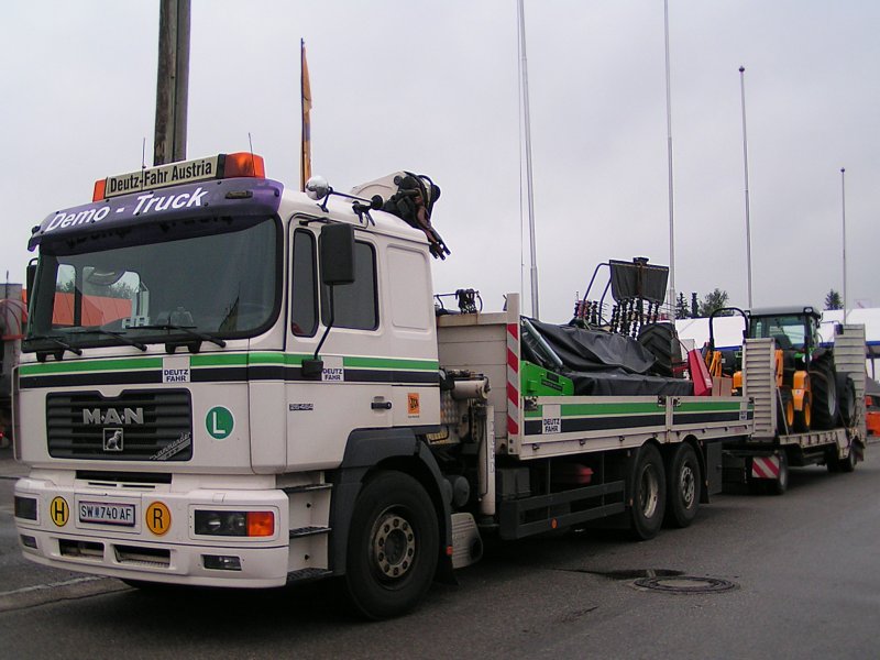 MAN_26.464 Demo-Truck  (Deutz-Fahr) bei der Abholung von Messeausstellungsstcken in Ried i.I.; 090914