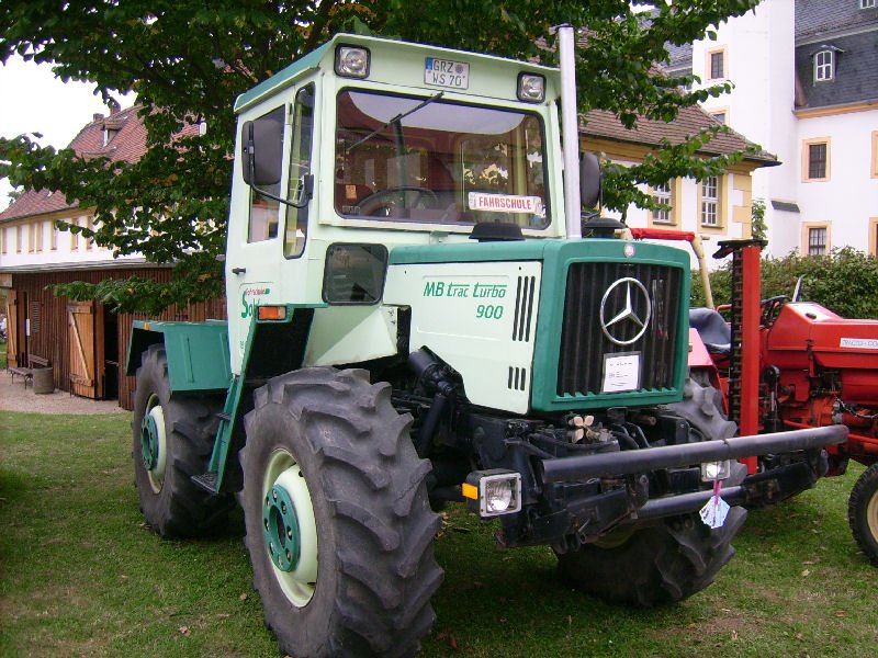 MB Track 900Turbo zum Traktorentreffen auf dem Gelnde des Landwirtschaftsmuseum Blankenhain