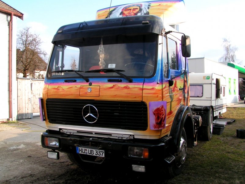 MB1422 Zugmaschine eines Zirkusunternehmens anlsslich eines Gastauftrittes in Ried i.I.; 090321