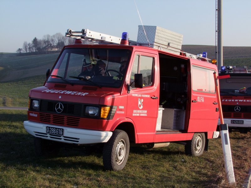 MB310-KLFA der FF-Breiningsham beim Assistenzeinsatz  KFZ-Brand  in Hohenzell; 081231