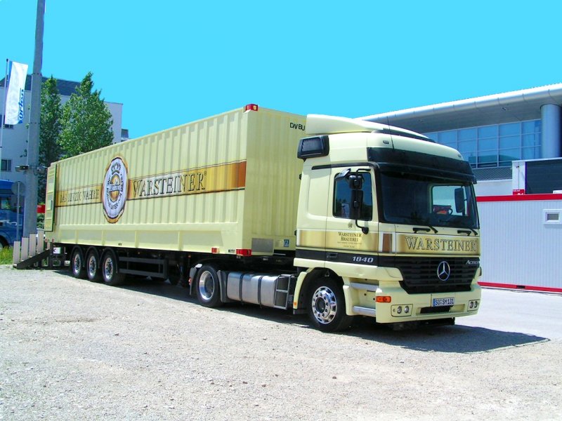 Mercedes-Benz Actros 1840, mit Sattelauflieger für Brauerei Warsteiner__München_050603