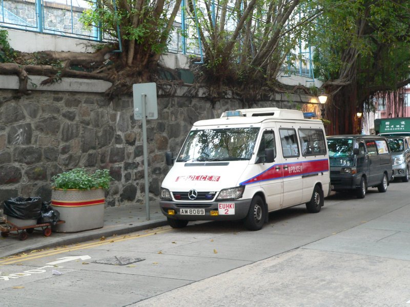 Mercedes-Polizeibus in Hongkong. 09/2007