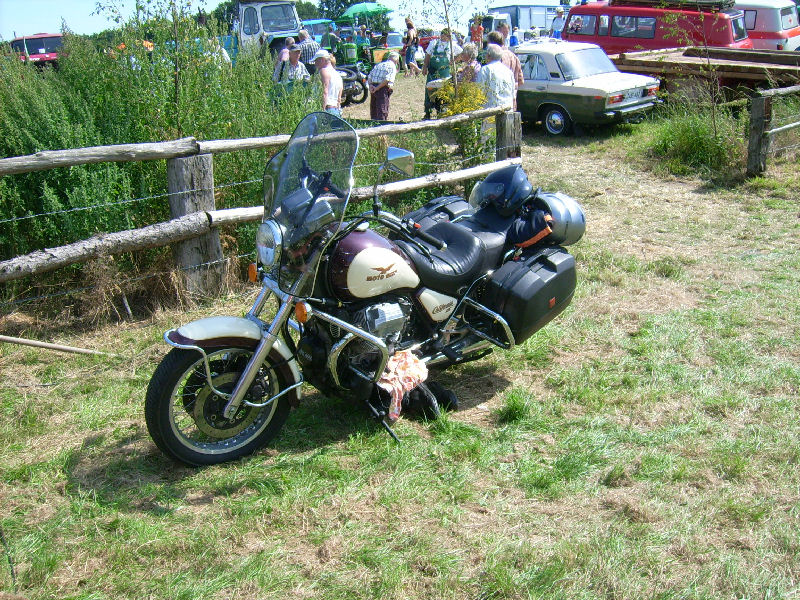 Moto Guzzi  Carlifornia III  beim Bulldog-, Dampf- und Oldtimertreffen in Bocka