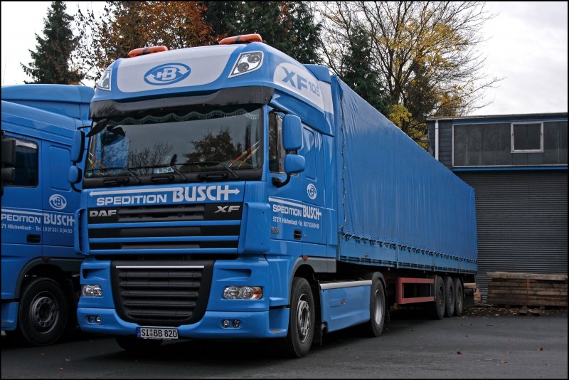 Niederlndische KRAFT verpackt in Eleganz: DAF XF105.510  SuperSpaceCap  der Spedition BUSCH. Besteht das Interesse an weiteren Aufnahmen dieser Spedition? (02.11.2008)
