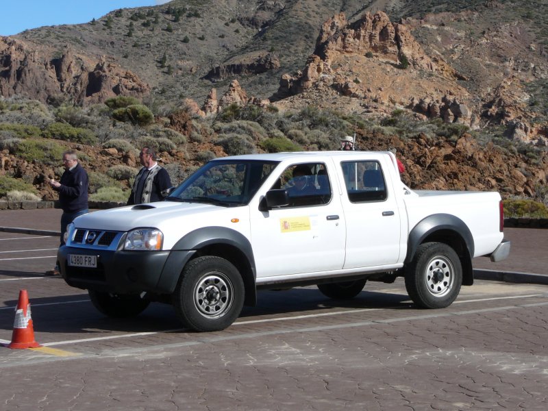 Nissan 2.5 di der Teide-Nationalparkverwaltung, Teneriffa im Januar 2009