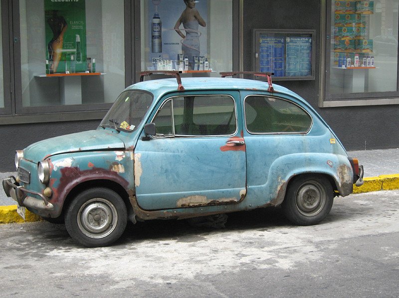 ob der noch zu retten ist?
Fiat 600 
Montevideo , Uruguay 
November 2008