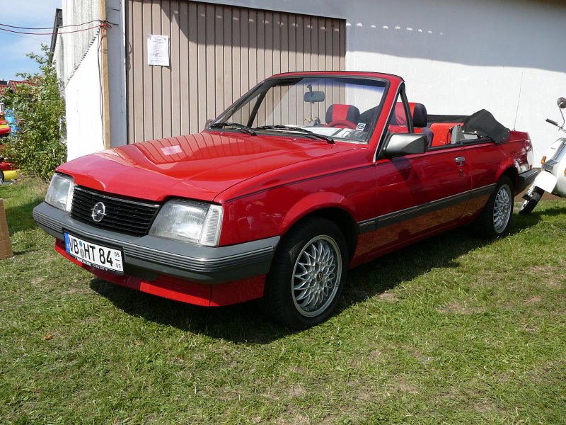 Opel Ascona C Cabrio, Baujahr 1984, 2,0 l, 115 PS, anl. der 1. Oldtimerausstellung in 36119 Neuhof - Hattenhof am 31.08.08 

