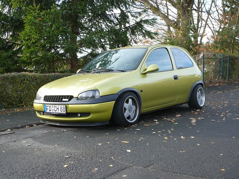 Opel Corsa, gesehen am 11.11.08 in 36100 Petersberg - Marbach