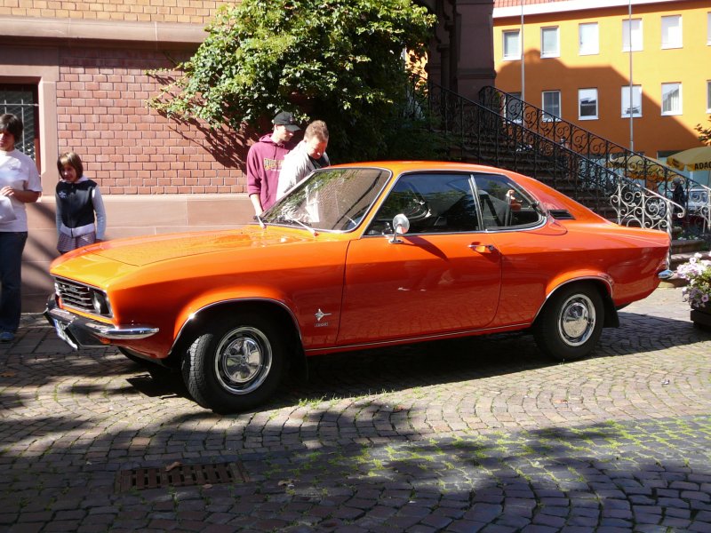 Opel Manta A ausgestellt am 24.08.08 in 36088 Hnfeld anl. der 5. Old- und Youngtimerausstellung