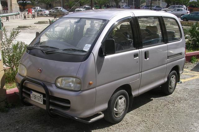 Perodua Rusa - Fahrzeugbilder.de