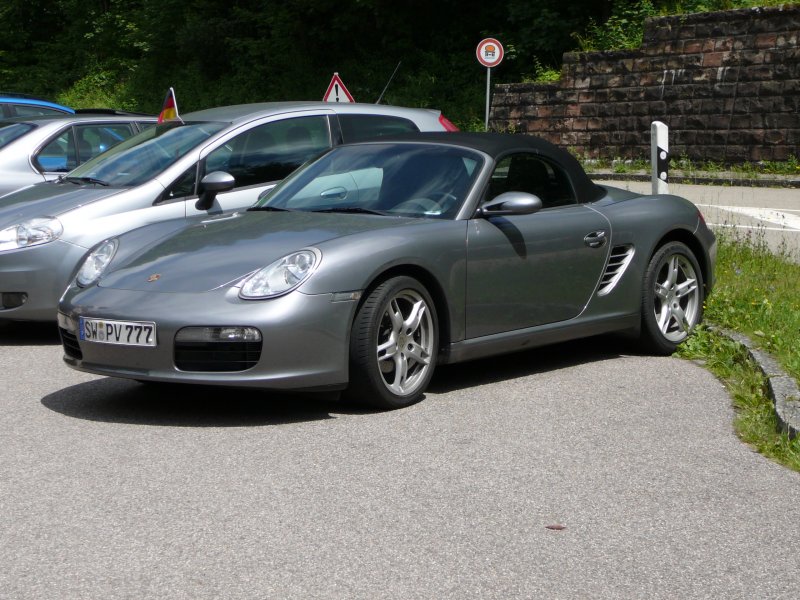 Porsche Cabrio auf einem Parkplatz an der Schwarzwaldhochstrasse am 28.06.08