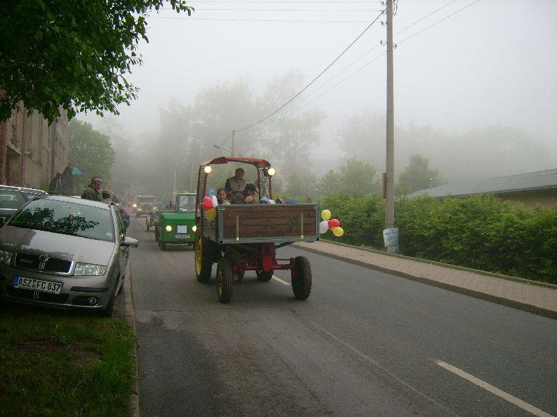 RS09 mit Ladepritsche beim Korso duch Grnhain zum 5. Oldtimer und Traktorentreffen des ADMV